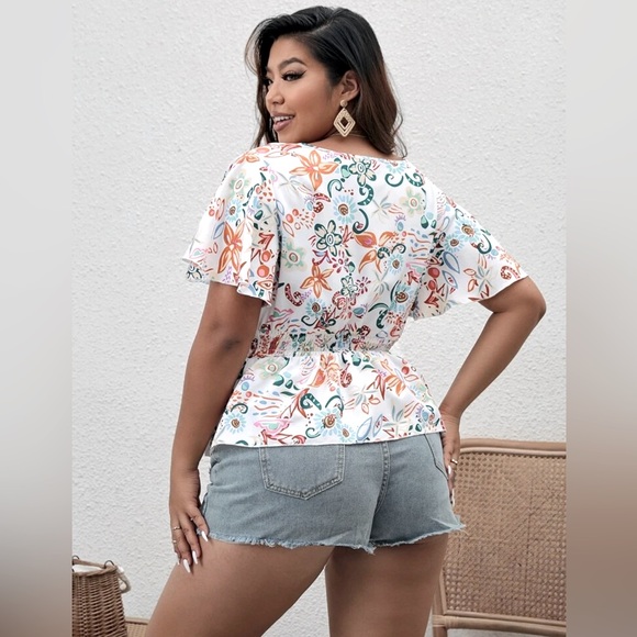 NWOT (many SHEIN items don’t come w/ tags) floral print peplum top. Size 18 - Picture 3 of 5